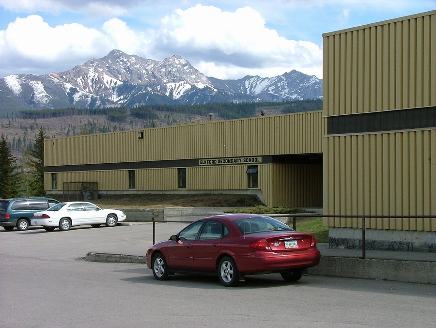 elkford-secondary-s.adc4ab12794.jpg